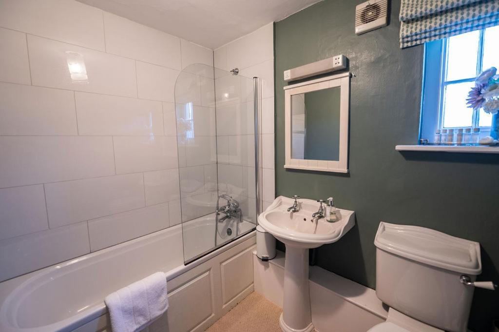 Bed and Breakfast Martin Arms Colston Bassett Экстерьер фото
